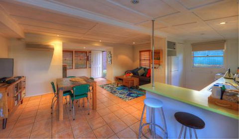 At Remingtons Private Cottages & Lodge - eAccommodation 4