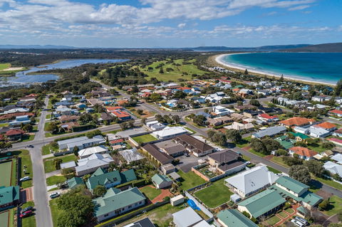 Albany Holiday Units - eAccommodation 0