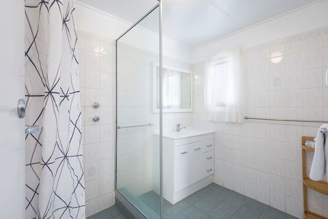 Albany Holiday Units - eAccommodation 5