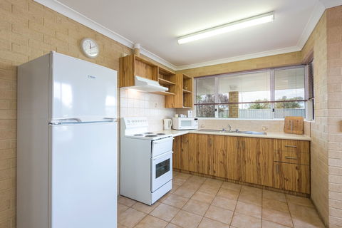 Albany Holiday Units - eAccommodation 2