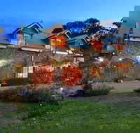 Mary Card's Coach House - eAccommodation