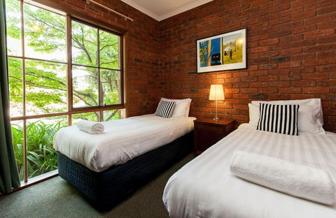 Armour Motor Inn - eAccommodation 6