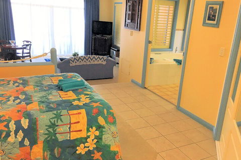 Al Mare Beachfront Retreat - eAccommodation 3