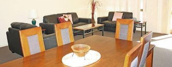 Aquarius Resort Holiday Apartments - eAccommodation 3