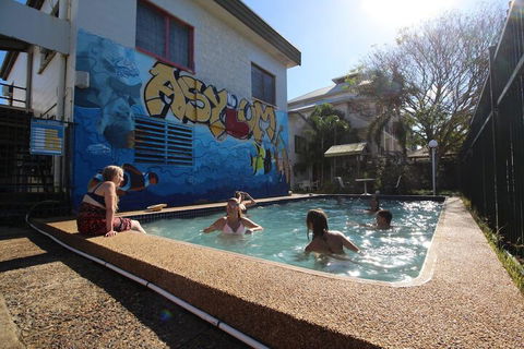 Asylum Cairns Hostel - eAccommodation 4