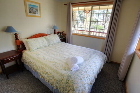 Accommodation Creek Cottages - eAccommodation 3