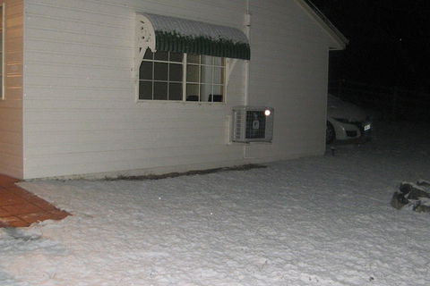 Accommodation Creek Cottages - eAccommodation 2