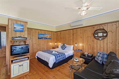 Sails Elegant Spacious Beach Villa - eAccommodation 7