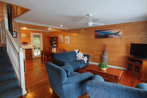 Sails Elegant Spacious Beach Villa - eAccommodation 2