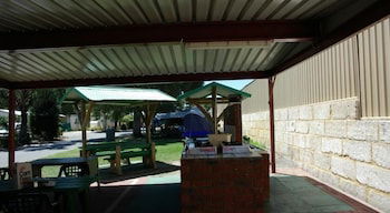 Acclaim Kingsway Tourist Park - eAccommodation 4