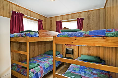 Acclaim Pine Grove Holiday Park - eAccommodation 1