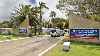 Acclaim Pine Grove Holiday Park - eAccommodation 4