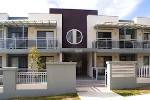 Astina Serviced Apartments - Central - eAccommodation 0