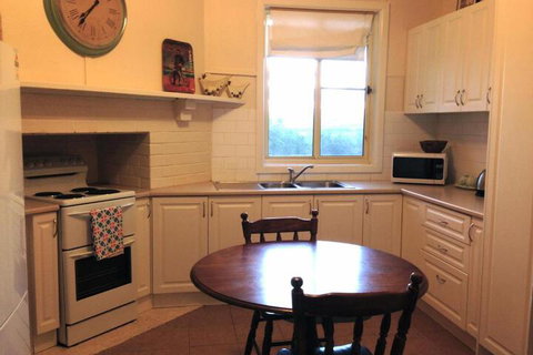 Trefolly Olive Cottage - eAccommodation 5