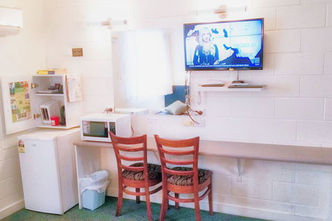 A & A Lodge Motel Emerald - eAccommodation 6
