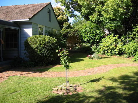 Bessies Cottage - eAccommodation 4