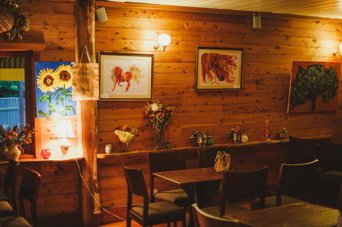 Gundaroo Colonial Inn - eAccommodation 6