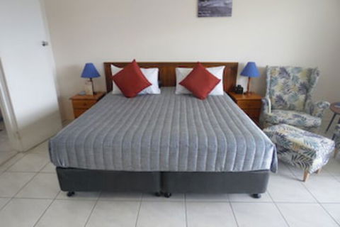 Airlie Court Units - eAccommodation 0
