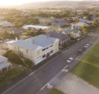Port Elliot Beach House YHA Hostel - eAccommodation