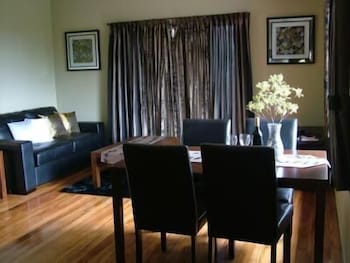 A Sacred Mountain Retreat - eAccommodation 5