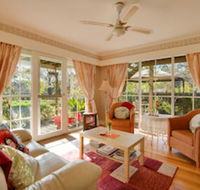 The Heart of Emerald Bed  Breakfast - eAccommodation