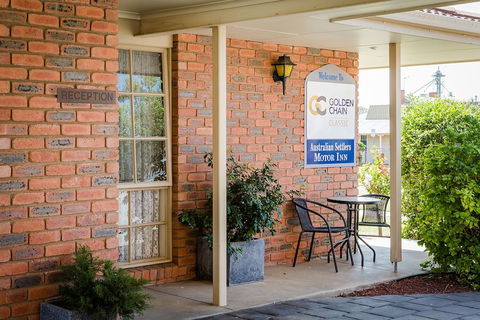 Australian Settlers Motor Inn - eAccommodation 1