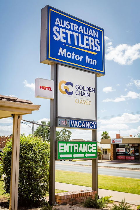 Australian Settlers Motor Inn - eAccommodation 2