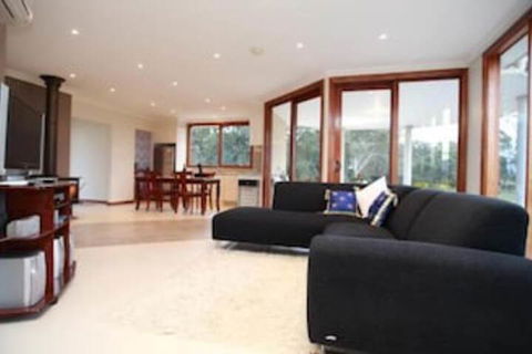 Aurora Cottages - eAccommodation 5