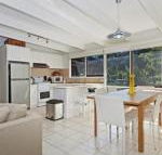 De Angelis Beach House - eAccommodation