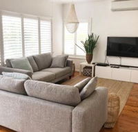 The Seaside Beachhouse Mollymook - eAccommodation