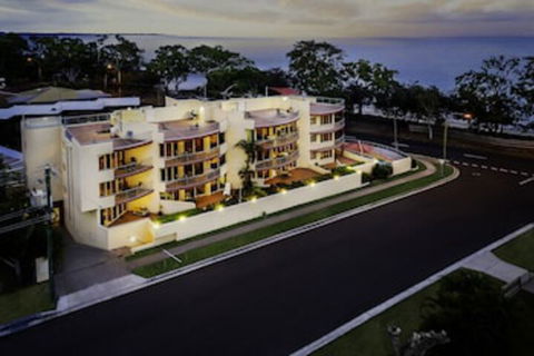 Alexander Beachfront Apartments - eAccommodation 0