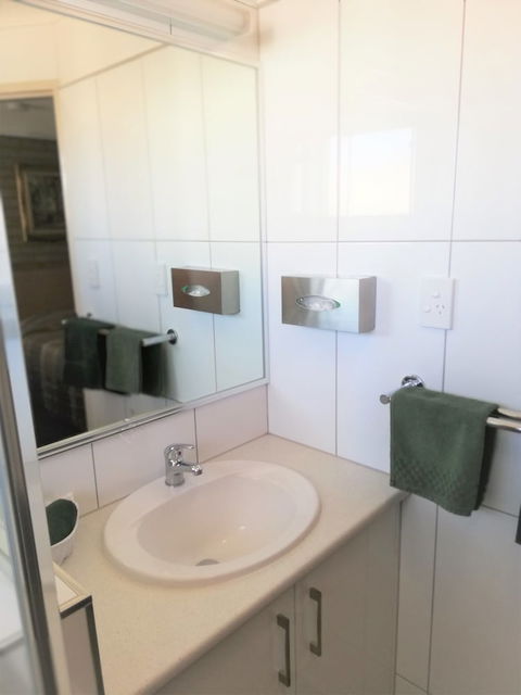 Macintyre Motor Inn - eAccommodation 5