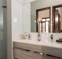 Fairway Manor Accommodation - eAccommodation