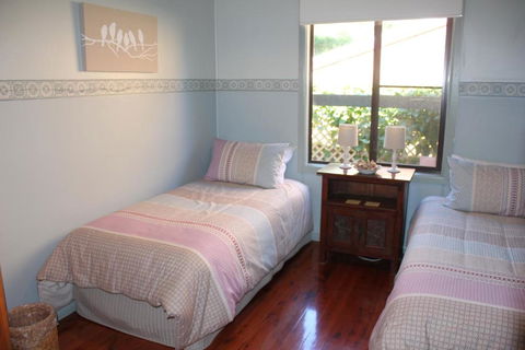 Avoca Beach Cape Cottage - eAccommodation 7