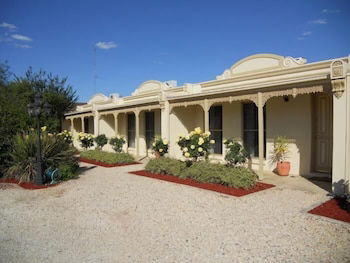 Acacia Terraces - eAccommodation 0