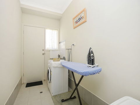 All Seasons' Escape Port Elliot - eAccommodation 3