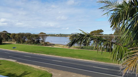 Ultimate Holiday Apartments - eAccommodation 3
