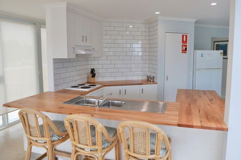 Ultimate Holiday Apartments - eAccommodation 1