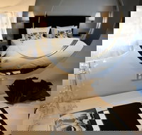 5 Rooms At The Stirling Hotel - eAccommodation