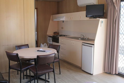 Avondel Caravan Park - eAccommodation 4