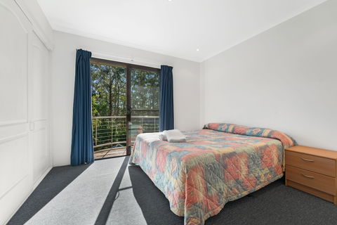 Avoca Beach Hotel - eAccommodation 4