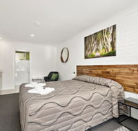 Beachmere Palms Motel - eAccommodation