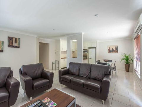 Annand Mews Serviced Apartments - eAccommodation 4