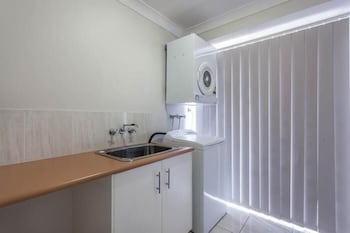 Annand Mews Serviced Apartments - eAccommodation 3