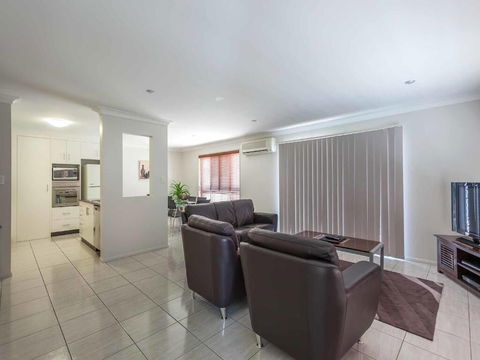 Annand Mews Serviced Apartments - eAccommodation 5