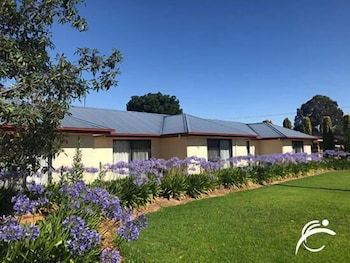 Coro Club Motel - eAccommodation 0