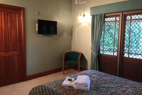 Relaxin - eAccommodation 2