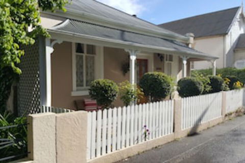 Arendon Cottage - eAccommodation 0