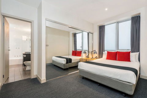 BreakFree On Collins - eAccommodation 4