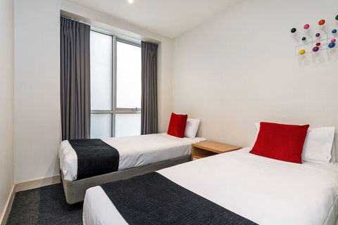 BreakFree On Collins - eAccommodation 3